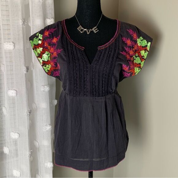 Anthropologie Tops - Anthropologie Floreat dark gray short sleeve 100% cotton embroidered top size 4